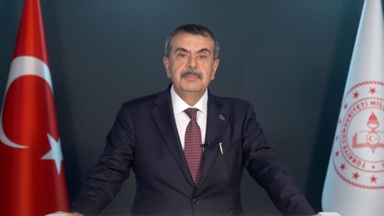 Bakan Tekin, Haziran Ayı Mesleki Çalışma Programında Öğretmenlere Hitap Etti