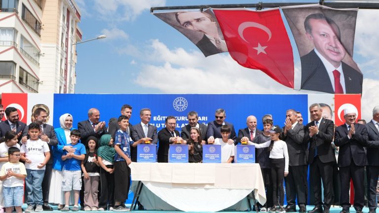 Bakanlar Tekin ve Çiftçi, Erzurum’da Eğitim Kurumları Toplu Temel Atma Töreni’ne Katıldı