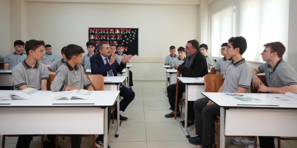 “Meddahın Dilinden” Programının İlk Konuğu, Bakan Tekin Oldu