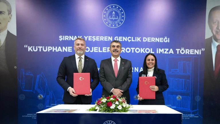 Bakan Tekin, “Şırnak Yeşeren Gençlik Derneği Kütüphane Projeleri Protokol İmza Töreni”ne Katıldı