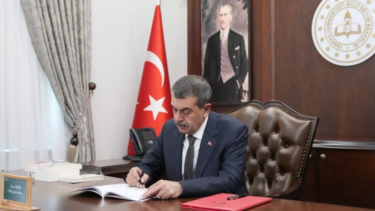 Bakan Tekin’den Yeni Eğitim Öğretim Yılı Dolayısıyla Öğretmenlere ve Bakanlık Personeline Video Mesaj