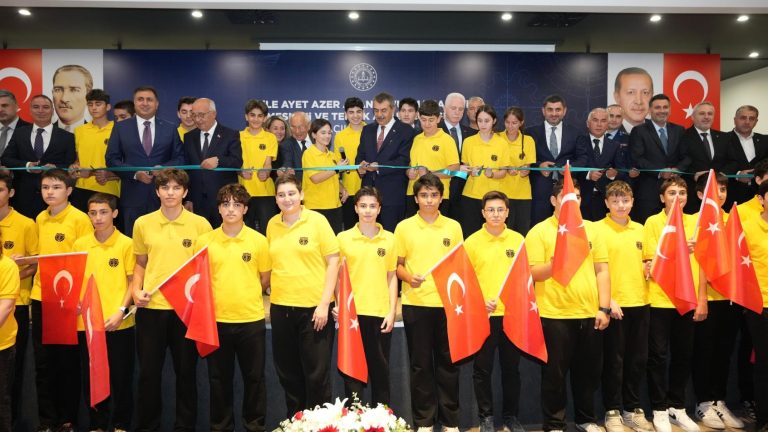 Bakan Tekin, Şile Ayet Azer Aran Savunma Sanayi MTAL’nin Açılış Törenine Katıldı
