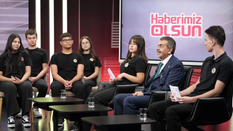 Bakan Tekin, “Haberimiz Olsun” Bülteninde Öğrencilerin Sorularını Yanıtladı